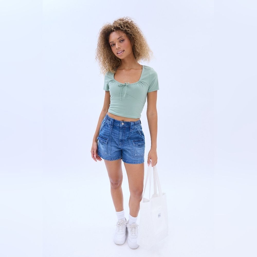 New With Tags Size Large Bluenotes High Rise Blue Denim Cargo Cotton Mom Shorts
